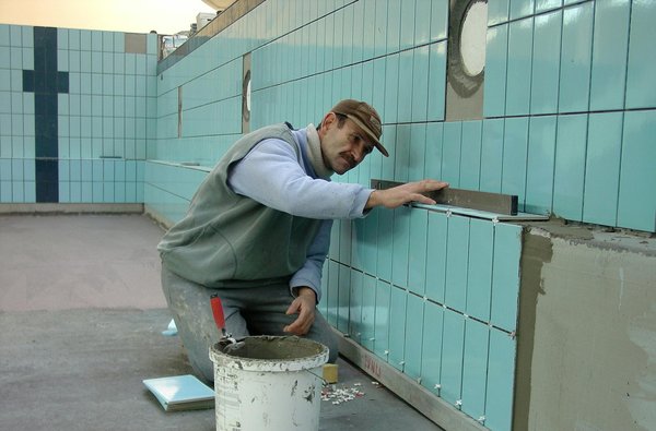 Guide Ultime : Créez un Mur à Effet Béton en Peinture – Pas à Pas